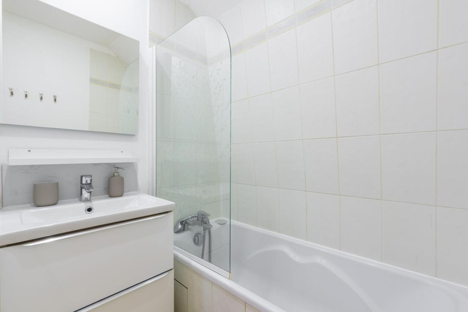 Charming 2-Bedroom Apartment At Croise Laroche Marcq-en-Baroeul Ngoại thất bức ảnh